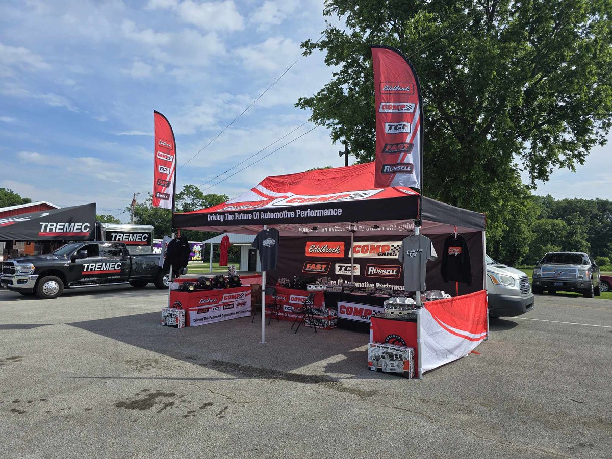 COMPCams's tweet image. 🏁 The Edelbrock #FunTeam is on the move!
We’re trackside with Sick The Magazine for Sick on the Green, soaking in all the horsepower at the dragstrip. Come say hi, grab some gear, and talk performance!
 #SickOnTheGreen #BuiltToPerform #DragAndDrive