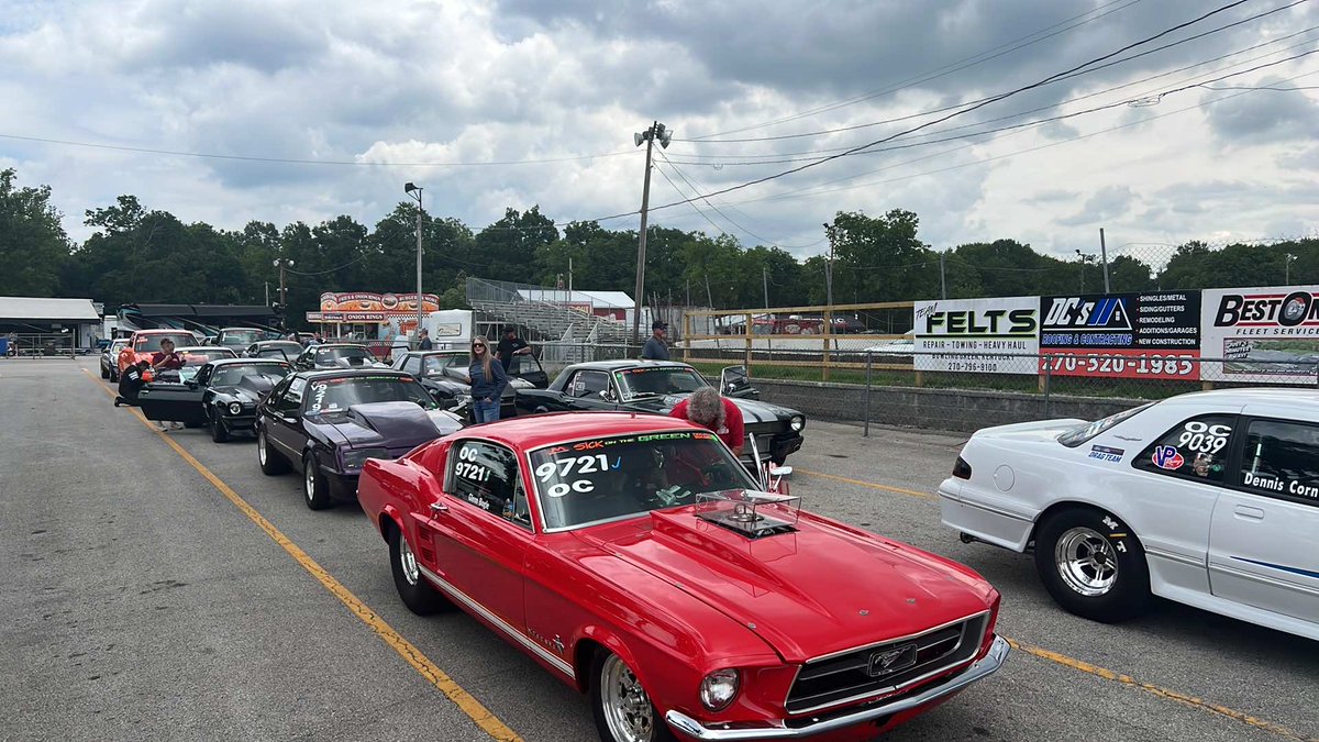 COMPCams's tweet image. 🏁 The Edelbrock #FunTeam is on the move!
We’re trackside with Sick The Magazine for Sick on the Green, soaking in all the horsepower at the dragstrip. Come say hi, grab some gear, and talk performance!
 #SickOnTheGreen #BuiltToPerform #DragAndDrive