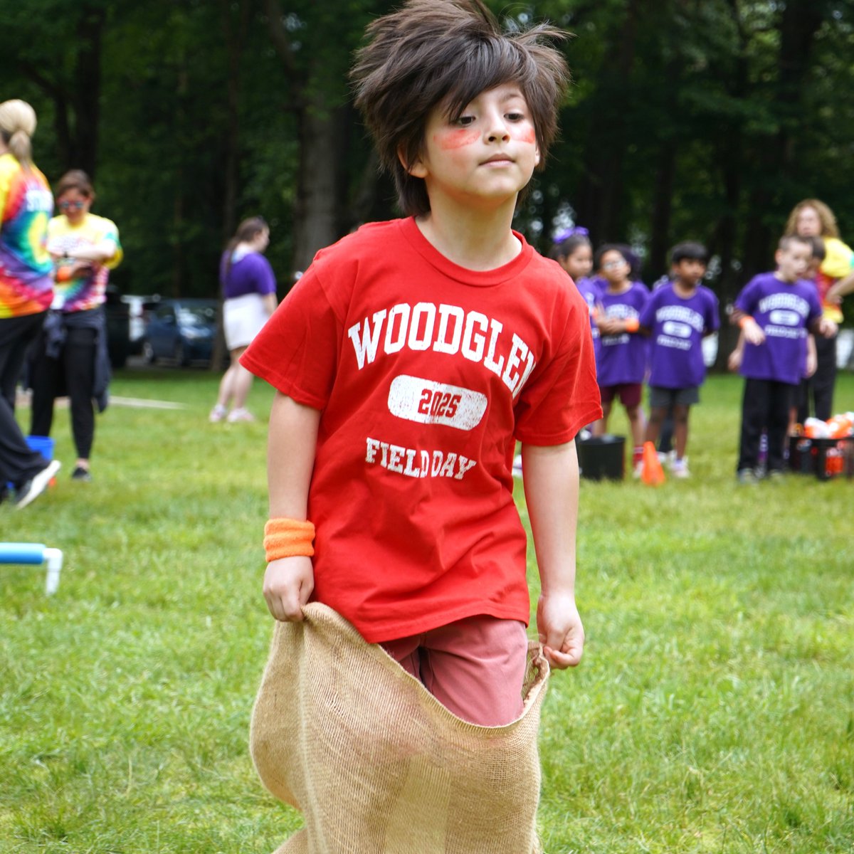 The skies may have been overcast, but the energy was sky-high during the first of many #ClarkstownCSD field days! From tug-of-war to relay races, WG students yesterday showed sportsmanship and spirit all day long. Stay tuned for more outdoor celebrations in the weeks ahead!