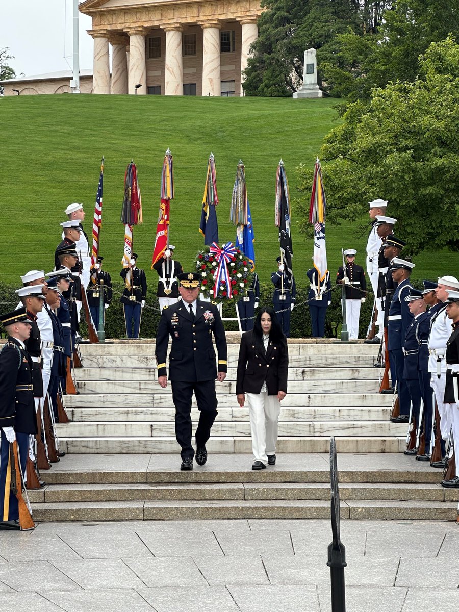 Today, ANC marked President Kennedy’s birthday with a wreath-laying ceremony led by US Army Military District of Washington Commanding General Maj. Gen. Trevor J. Bredenkamp and Office of Army Cemeteries/Army National Military Cemeteries Executive Director Karen Durham-Aguilera.
