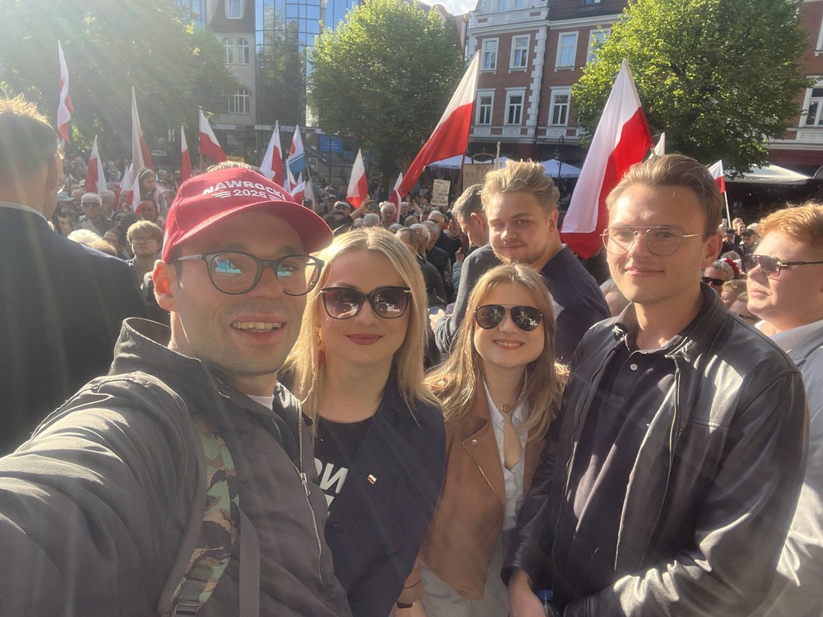Trójmiasto też mówi że <a href="/Nawrocki25/">#Nawrocki2025</a> zwycięży! I żadne oszczerstwa kontrkandydata nie sprawią że będzie inaczej! 🇵🇱