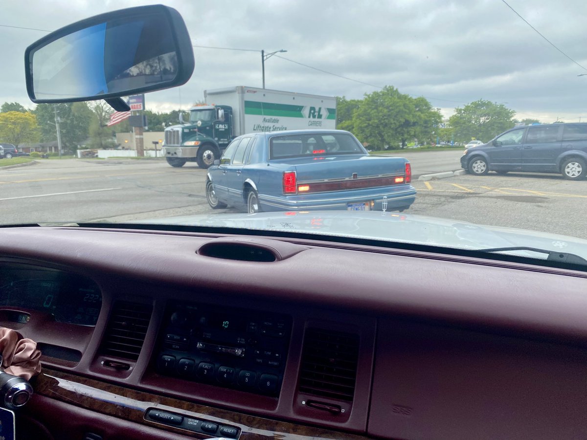 AshleyDeMoss7's tweet image. Real Lincoln’s! #Lincolns #LincolnTownCars #Fords #LincolnTownCarExecutiveSeries #LincolnTownCarSignatureSeries #1993 #1995