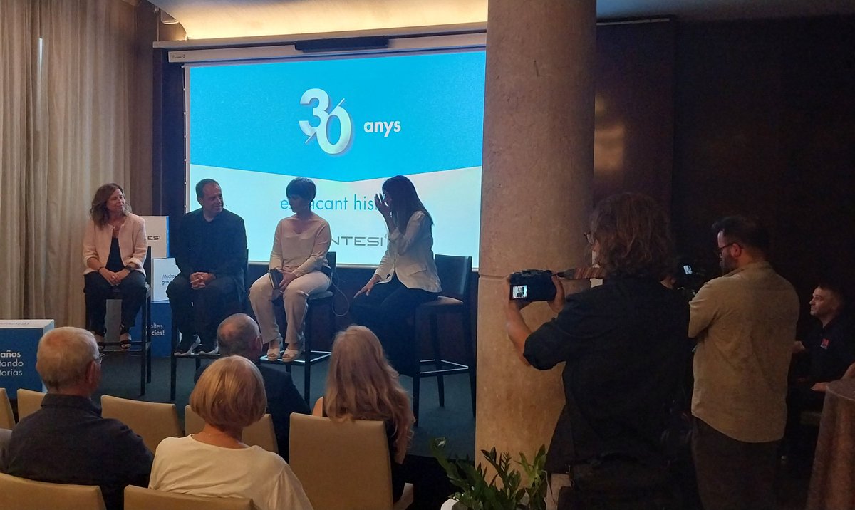 SĂntesi (@ecsintesi) on Twitter photo Debat sobre #comunicaciĂł amb <a href="/AuroraMasip/">Aurora Masip</a> <a href="/immaamadeog/">Imma Amadeo</a> <a href="/RamonIglesias68/">Ramon Iglesias</a> <a href="/AnnaNogueRegas/">Anna NoguĂ© RegĂ s</a>
#30anysSĂntesi #30anysSĂntesi Debat sobre #comunicaciĂł amb <a href="/AuroraMasip/">Aurora Masip</a> <a href="/immaamadeog/">Imma Amadeo</a> <a href="/RamonIglesias68/">Ramon Iglesias</a> <a href="/AnnaNogueRegas/">Anna NoguĂ© RegĂ s</a>
#30anysSĂntesi #30anysSĂntesi