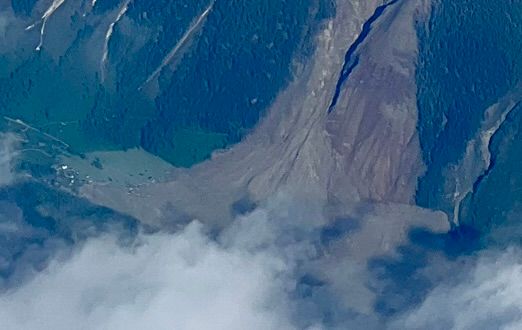 Hmmm ... the massive #landslide, caused by a partial collapse of the #Birch #glacier in the Swiss Alps destroyed the village #Blatten, which may create a #flood danger for the valley, was visible from my Barcelona to Frankfurt flight,
It does not look good.
Luckily modern