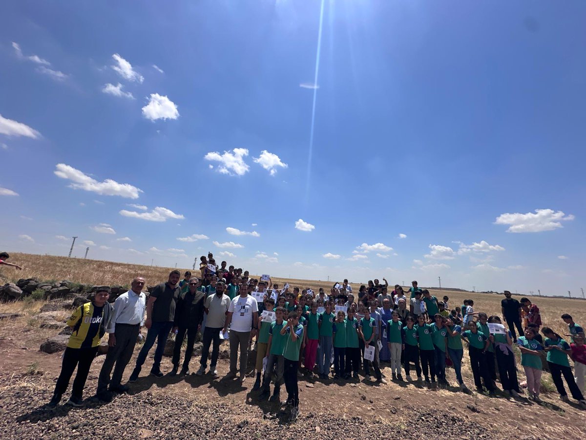 Mardin’in rüzgarı bilgi taşısın, kıvılcım değil!
Anız yakmak sadece toprağı değil, geleceğimizi de yakıyor.
#MardinYeşiliKoru #AteşiDeğilBilinciYay
<a href="/Yusuf__Tekin/">Yusuf Tekin</a> 
<a href="/mardinilmem/">Mardin İl Millî Eğitim Müdürlüğü</a> 
<a href="/DerikKaymakam/">T.C. Derik Kaymakamlığı</a> 
<a href="/MstfaKAHRAMAN/">Mustafa KAHRAMAN 🟢🇹🇷</a>