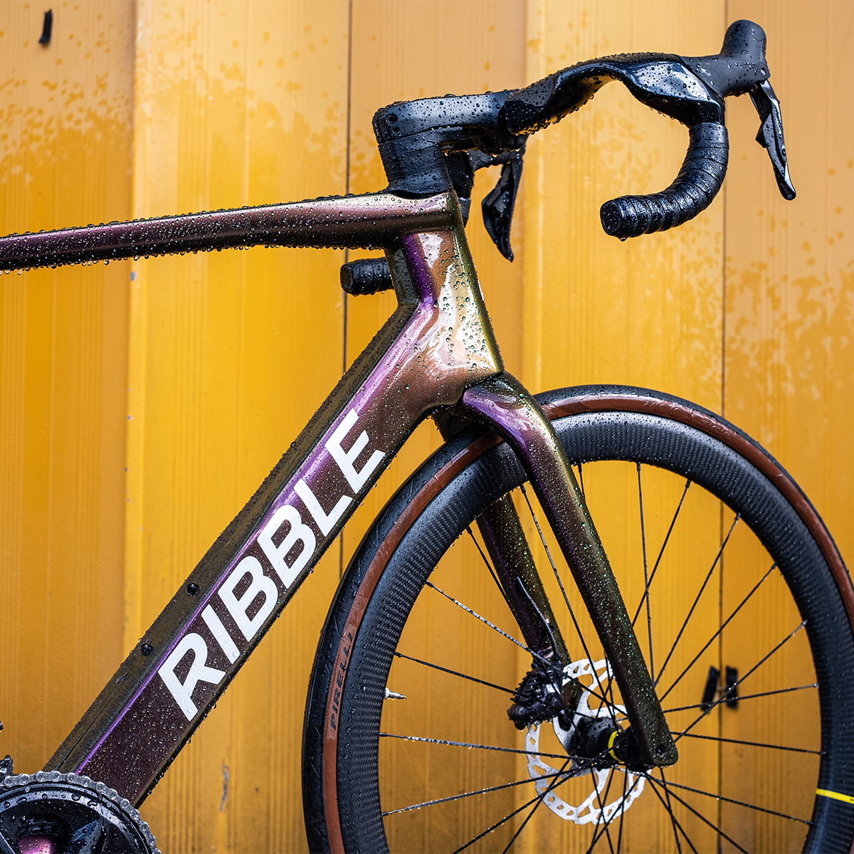 RibbleCycles's tweet image. Shining through the storm.💦

When the roads get filthy, your bike doesn’t have to. Gtechniq Ceramic Coating gives your Ribble the ultimate shield – repelling grime, resisting scratches, and keeping your paint finish looking fresh from showroom to summit. ⛰️ 

#Gtechniq