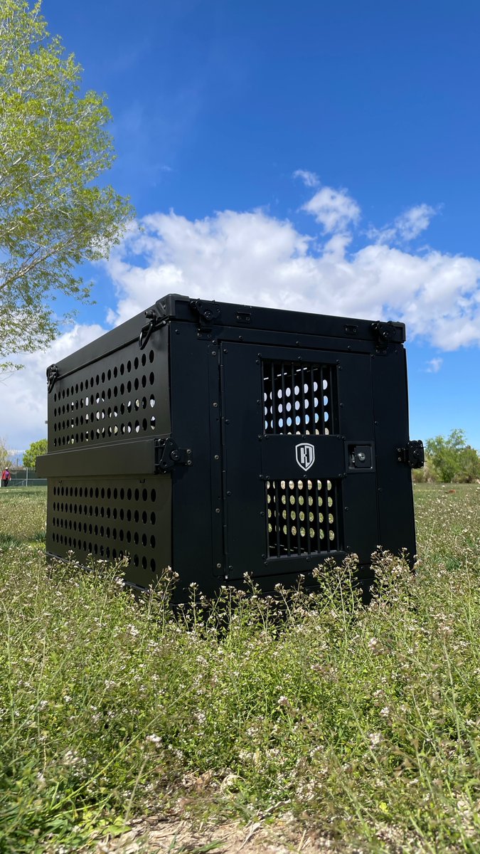 pethercules's tweet photo. Weekend plans? Bring your Hercules crate along — easy to carry &amp; built to last. #TrainerApproved #DogGearDoneRight #StrongSafeSmart #ServiceDogs #DogCrates #CollapsibleDogCrate #Adventure #Dogs #DogAdventures #HuntingDogs https://t.co/5bkQXRIq2k