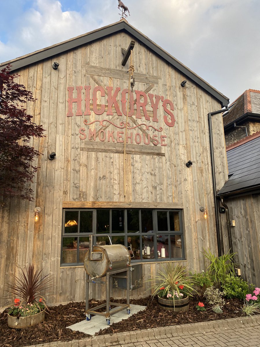 STFC Community Foundation (@stfcfoundation) on Twitter photo Huge thanks to <a href="/Hickorys_/">Hickory's Smokehouse</a> Smokehouse for the invite to the opening of their new restaurant in Middleleaze, Swindon.
We wish them every success in Swindon. 🔴⚪️⚽️👍
#ProudToBeSwindon Huge thanks to <a href="/Hickorys_/">Hickory's Smokehouse</a> Smokehouse for the invite to the opening of their new restaurant in Middleleaze, Swindon.
We wish them every success in Swindon. 🔴⚪️⚽️👍
#ProudToBeSwindon