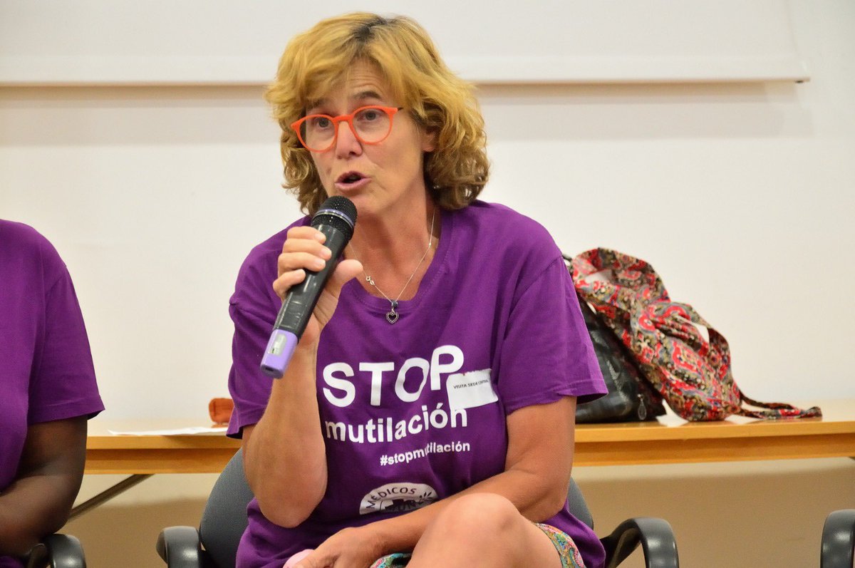La Asociación Femenina 13 Rosas de Rivas realizó un acto sobre la mutilación genital femenina. 
Contaron con la presencia de enfermeras familiares y comunitarias para hablar de lo que hacen en las consultas de enfermería. 

rivasactual.com/la-asociacion-…
