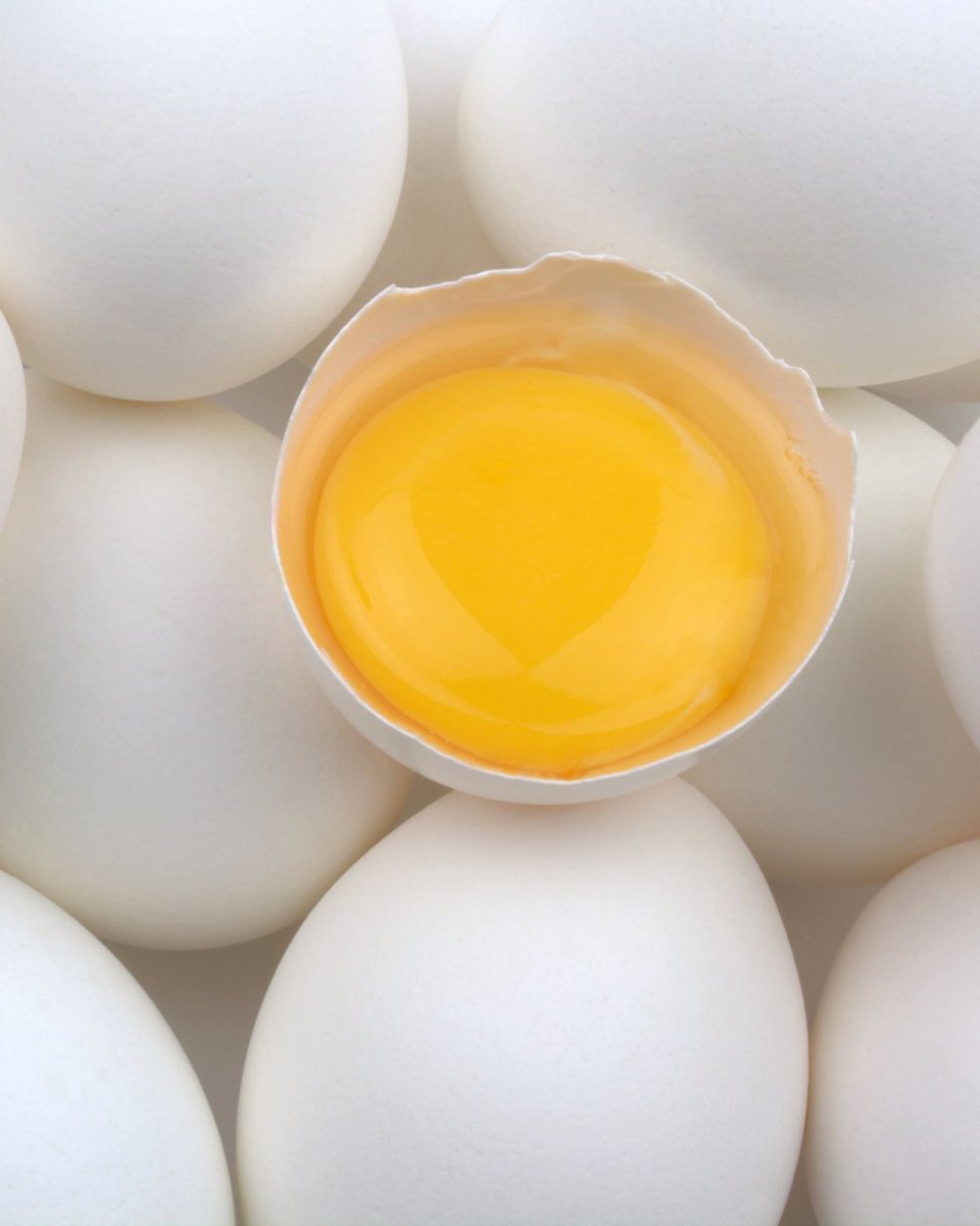 🥚 Did you know a hen’s diet affects yolk colour? 🍳

Wheat-based diets (like those in the western provinces) produce pale yellow yolks, while corn-based diets lead to richer, darker yolks!