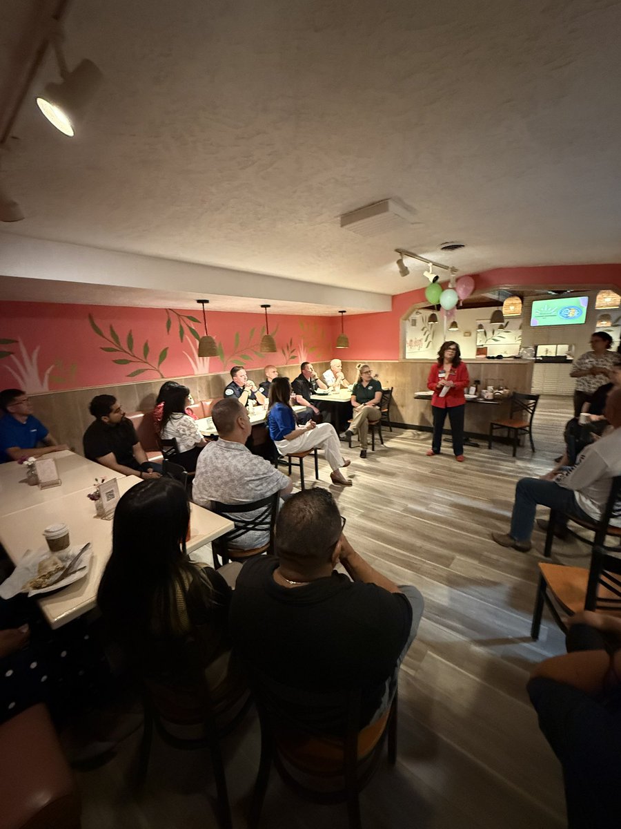 Thank you to South Central Idaho Hispanic Chamber of Commerce for inviting us to coffee with the chamber this morning. Thank you Anna Scholes for your important message about volunteerism and being involved in the community.  #TFPD  #TwinFallsPD #CommunityEngagement #volunteer