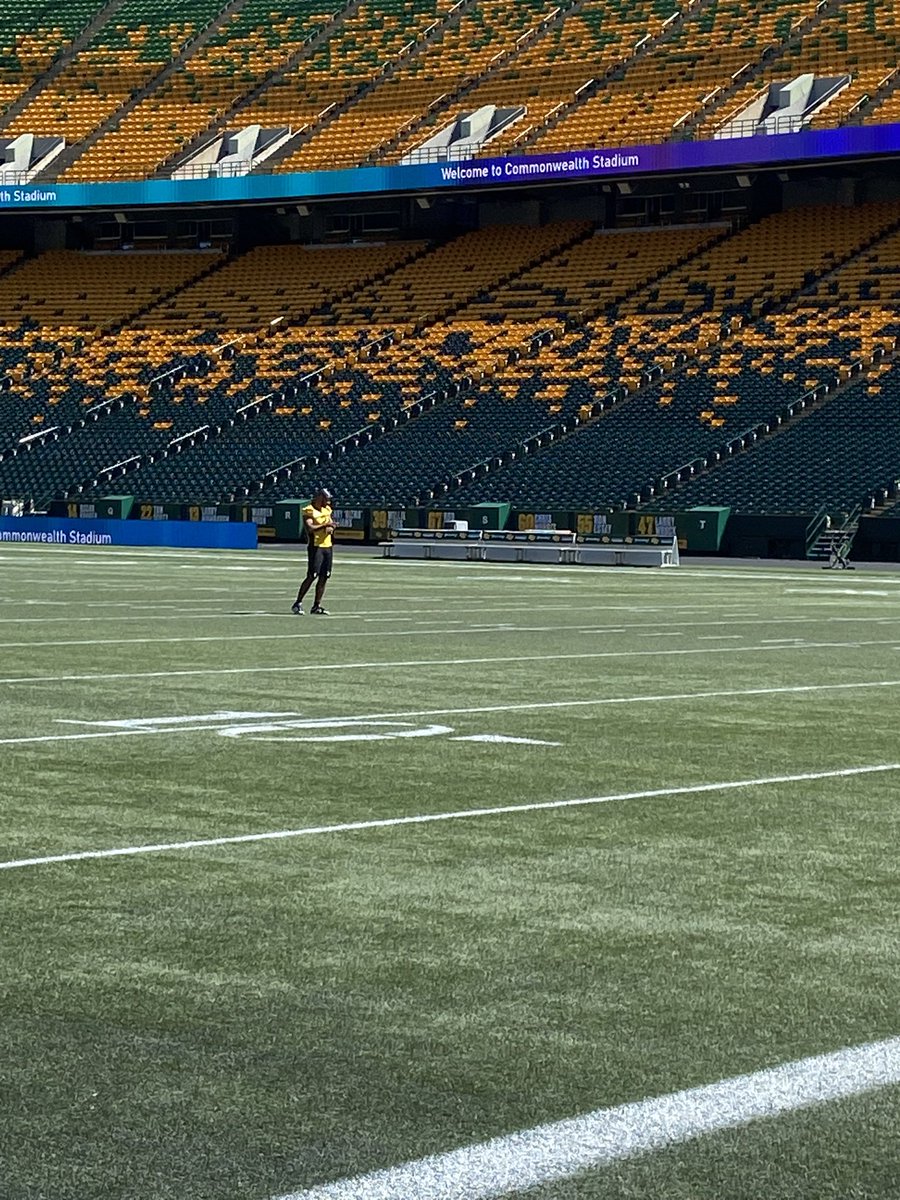 #Elks walk through has been done for about a half hour. After he did his media stuff - QB Tre Ford back on the field by himself going over things.