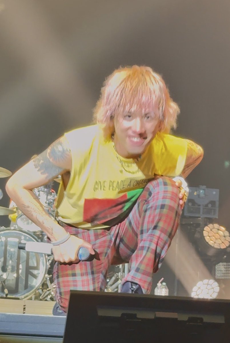 matanoha5's tweet photo. "Stand Out Fit In" より
これは目が合ったってことでよろしいでしょうか🤩
@ONEOKROCK_japan
#ONEOKROCK_NorthAmericanTour2025
#UniversalStudioFlorida
#HardRock
#Orlando https://t.co/8ZVOy6setN