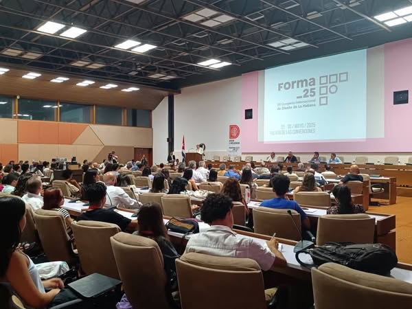 RP_OndaAlegria's tweet photo. 🗒🪜| Potenciar la creatividad: una premisa en #FORMA25

ℹ️ Ampliamos la información en el sitio web de #RadioProgreso #LaOndaDeLaAlegría 🔗👇 https://t.co/83jZqcr0Ai

#InteligenciaArtificial #IA #diseño #LaHabanaDeTodos #ISDI #RadioCubana #SonidoParaVer #Noticias #Actualidad https://t.co/vIII1b1muA
