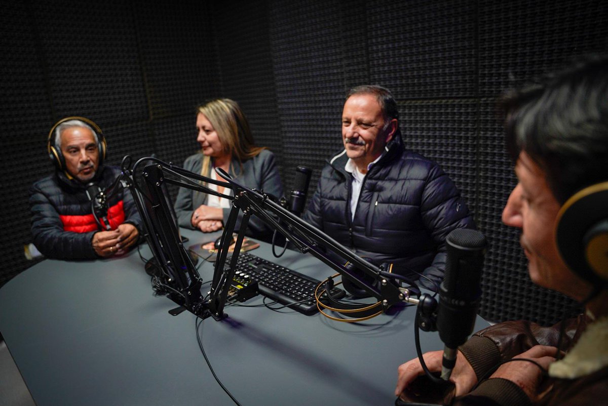 Apostar a la libertad de expresión es también defender los medios públicos y apoyarlos con los recursos necesarios para su trabajo diario. 

Inauguramos las refacciones de Radio Municipal de Vinchina, donde se arreglaron completamente las instalaciones y se colocó nuevo