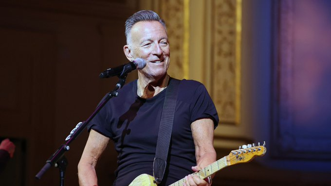 RollingStone tweet picture