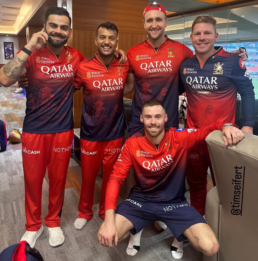 TEAM RCB AFTER THE WIN. ❤️