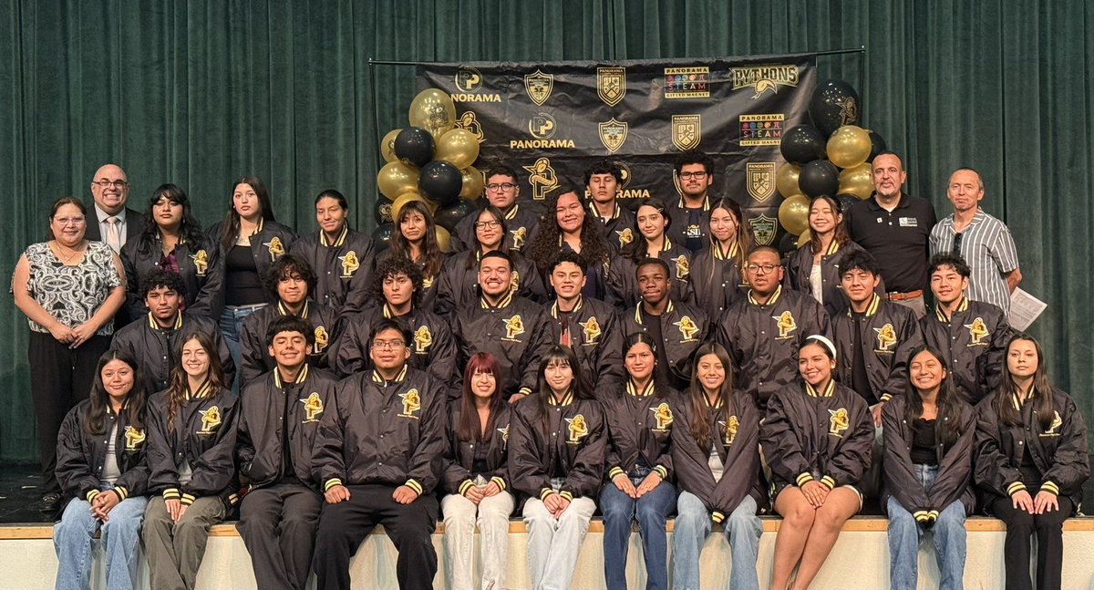 🎓 Congrats to the 36 PHS seniors who earned Academic Achievement Awards for 2024–25 with GPAs of 4.0–4.3! 📚
Huge thanks to former Principal Dr. Gaeta for visiting &amp; gifting each student a personalized jacket! 💛🐍
Once a Python, Always a Python! #PHSproud