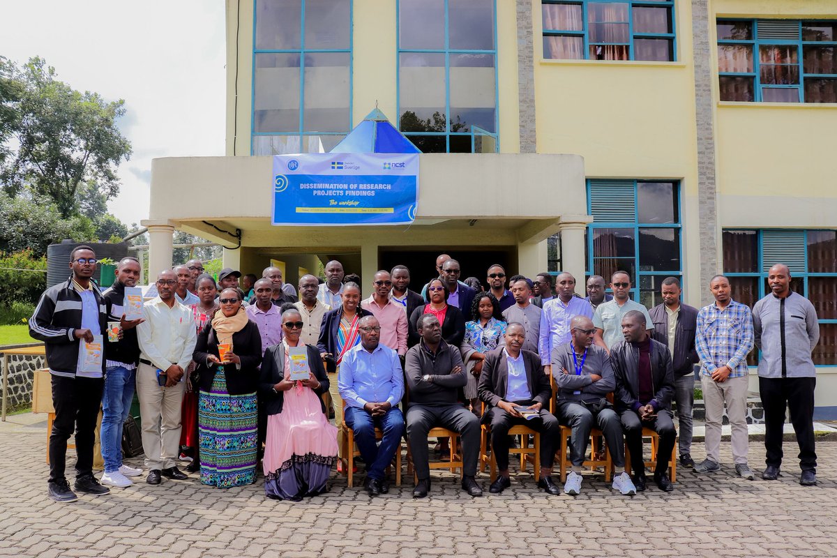 <a href="/UR_CAVM/">UR-CAVM</a> As part of the research project findings, students from <a href="/Uni_Rwanda/">University of Rwanda</a> CAVM showcased innovative projects in agriculture and agro-processing, highlighting their creativity and commitment to sustainable solutions.  #AgriInnovation #StudentResearch"