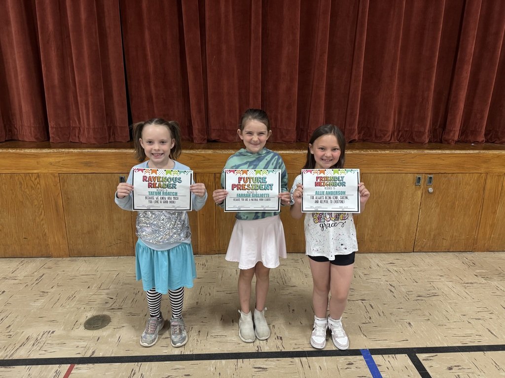 chisholmmn695's tweet image. The students at the Vaughan Steffensrud were given awards for outstanding performance this school year! 
Also, for awesome attendance and being school patrols for the whole year! 
Thank you students! 
#Bluestreakpride 💙❤️