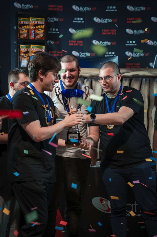 Passing the torch to the next generation...
<a href="/The_Seriuss/">TheSerius</a> <a href="/GoalesportsGR/">GOAL_esportsGR</a>