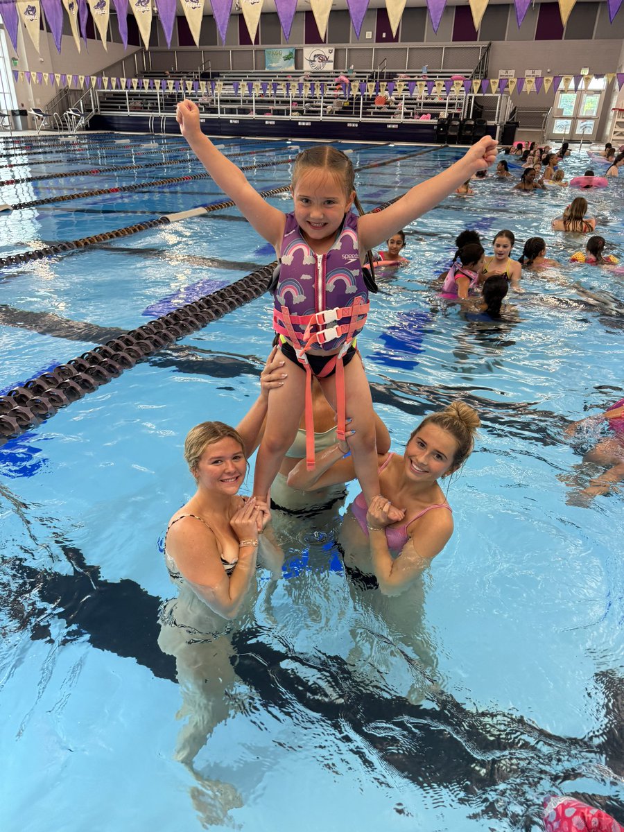 BGHS_Cheer's tweet image. Youth camp day 2 - swimming with friends 🏊‍♀️🤿💦👯‍♀️💟

“Dream big, sparkle more, and shine bright!”