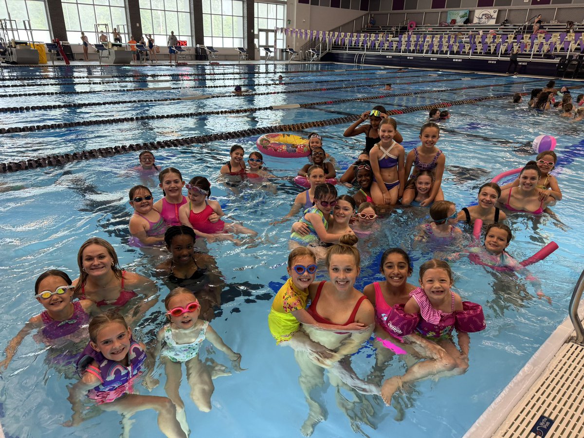 BGHS_Cheer's tweet image. Youth camp day 2 - swimming with friends 🏊‍♀️🤿💦👯‍♀️💟

“Dream big, sparkle more, and shine bright!”