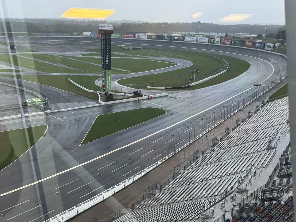 TruckerTalk's tweet image. Trucks are rolling in to the Atlanta Speedway for the 2025 Shell Rotella SuperRigs competition! The Trucker's Bruce Guthrie is on site - watch for more updates from the show! 🚚 @ShellRotella @ATLMotorSpdwy 
#SuperRigs2025 #ShellRotella #bigrigs #TheTrucker #truckshow #HamptonGA