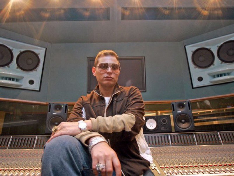 🧵{THREAD} Episode 2 sur les producteurs 

L’un des meilleurs de l’histoire du HipHop: 

La légende, Scott Storch