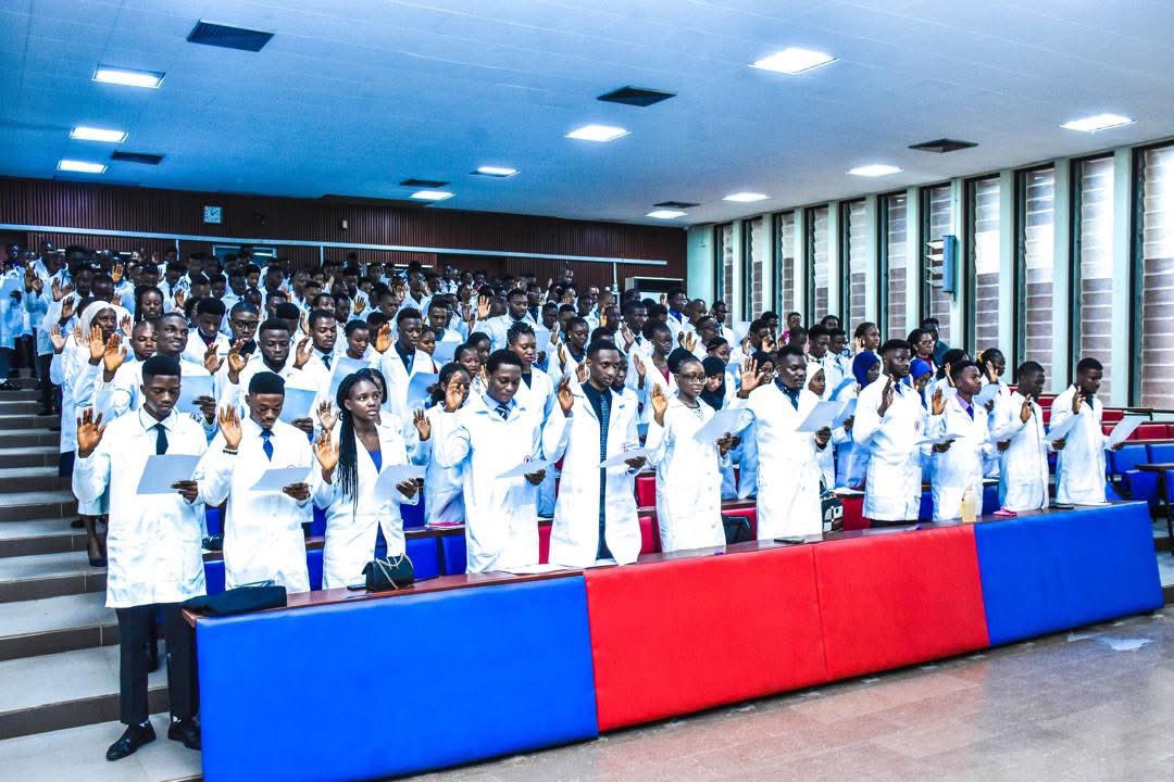 ibadanmedicine's tweet image. Welcome to Clinical School, dear Mavericks.

Quote this tweet with your favourite moments or pictures from the White Coat Ceremony. let’s relive the joy together!
