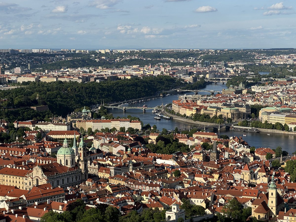 Hecki  tweet media