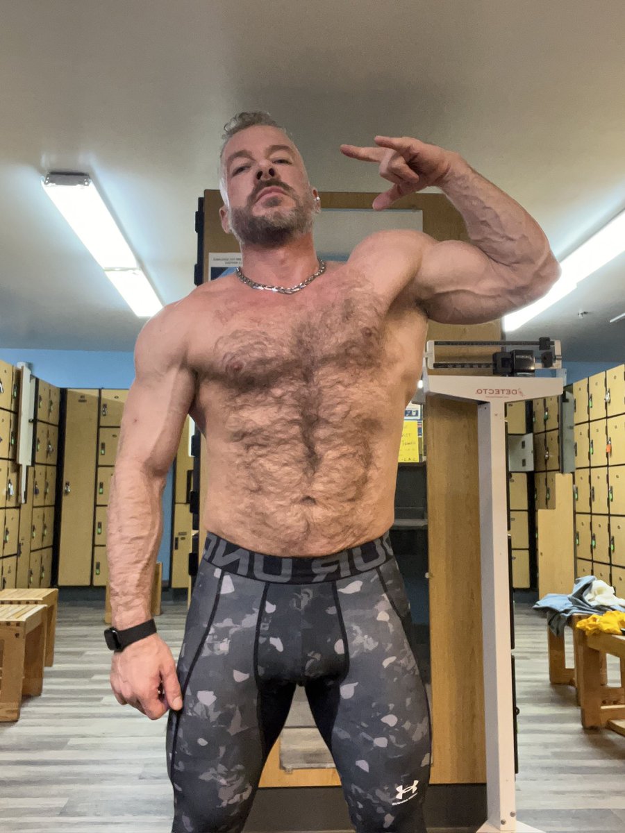 MuscleUncleRJ's tweet photo. @InkedNerdMat I can jiggle a little https://t.co/hL5FClLorx