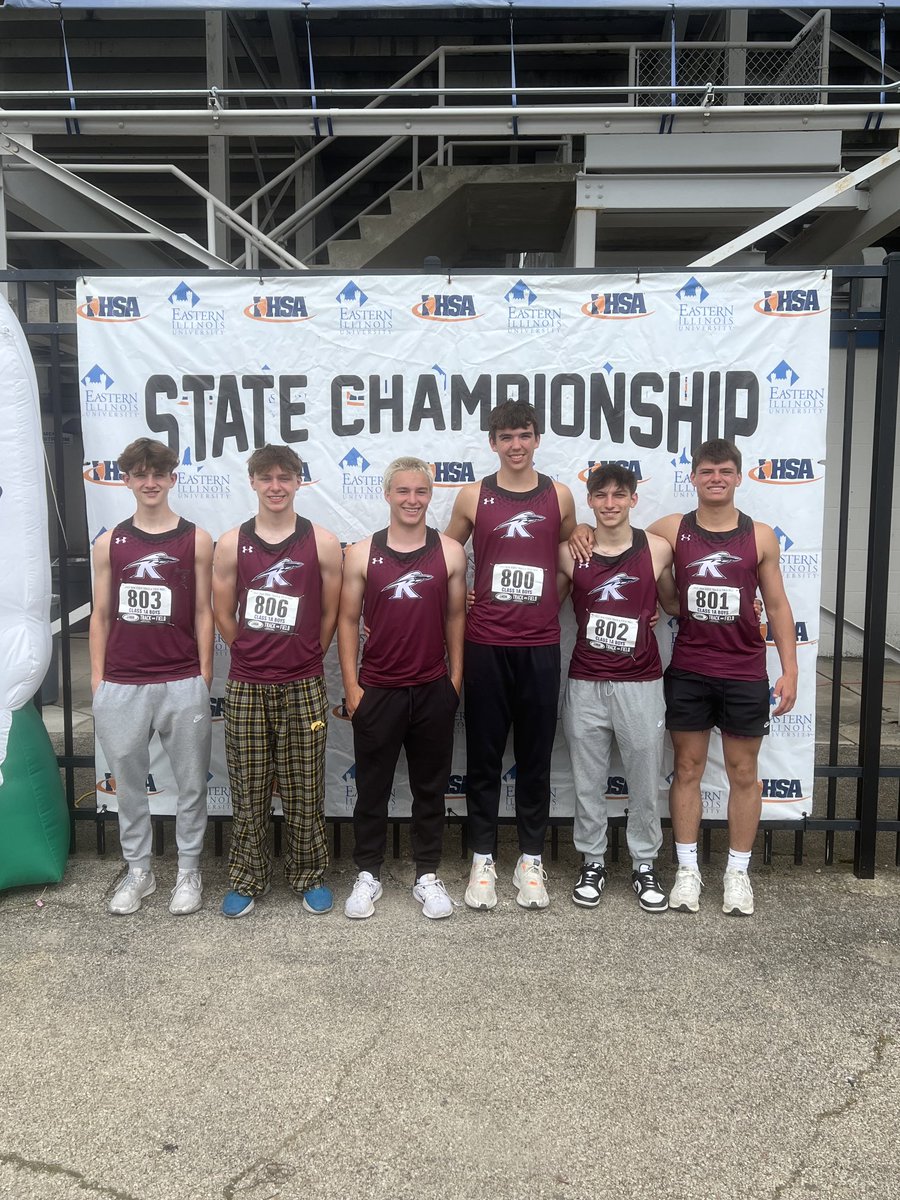 bcoach1_jeff's tweet photo. Rockridge Boys Track at the state meet. ⁦@rockridgesports⁩ ⁦@rockridgetrack⁩ https://t.co/L6usdYaEMB