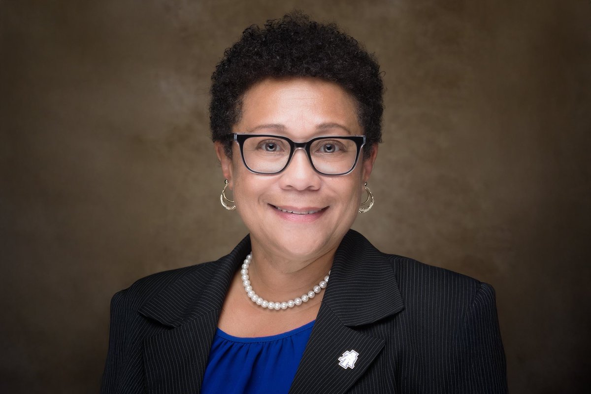 🎉 After a year-long national search, please welcome Dr. Tonya Smith-Jackson as the next Chancellor of Rutgers University–Newark!

Dr. Smith-Jackson currently serves as provost and executive vice chancellor for Academic Affairs at North Carolina A&amp;T.

🔗 newark.rutgers.edu/news/tonya-smi…