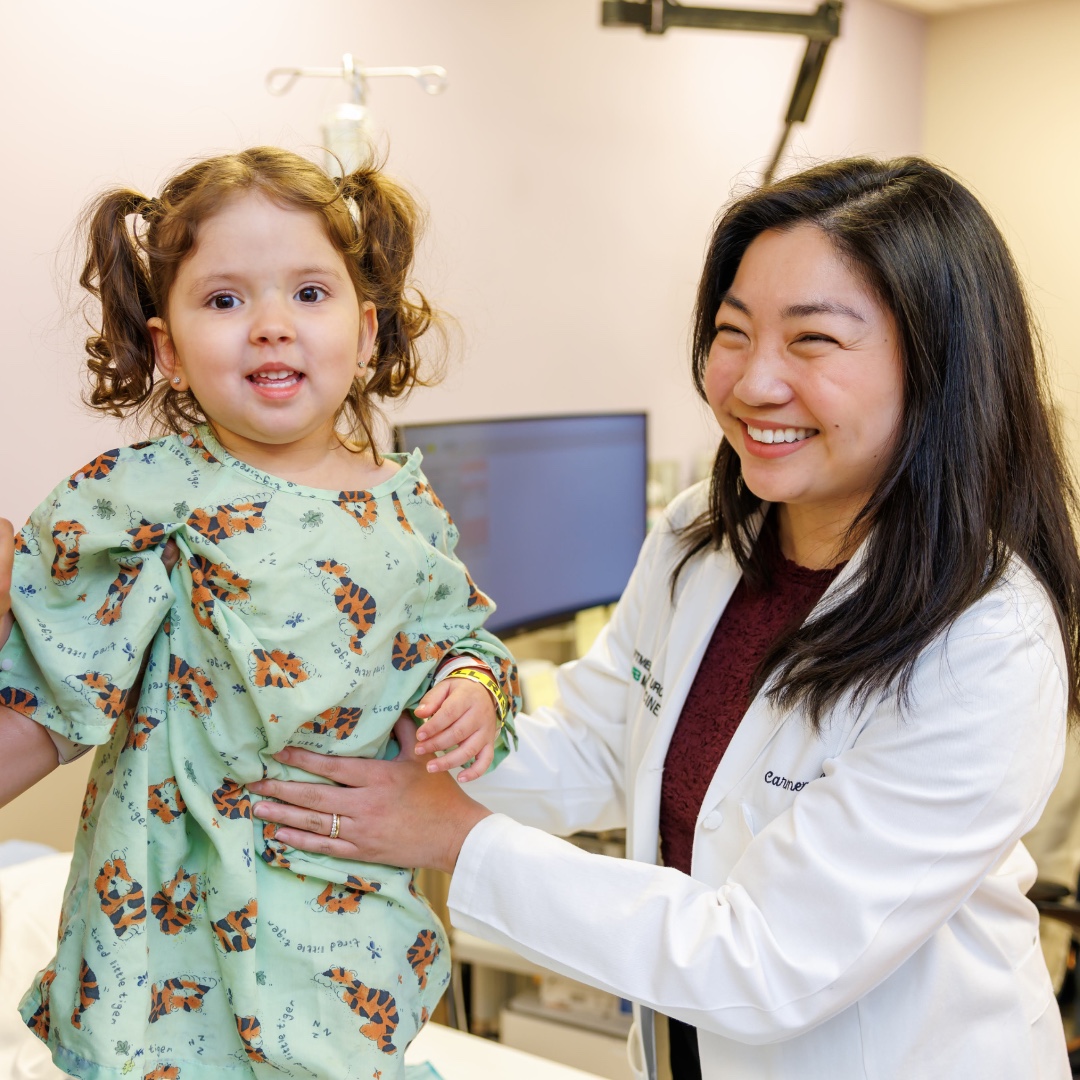 ChildrensAL's tweet image. Small patients, big care! Our urology team treats a variety of conditions, and they do it all with a smile! 📸