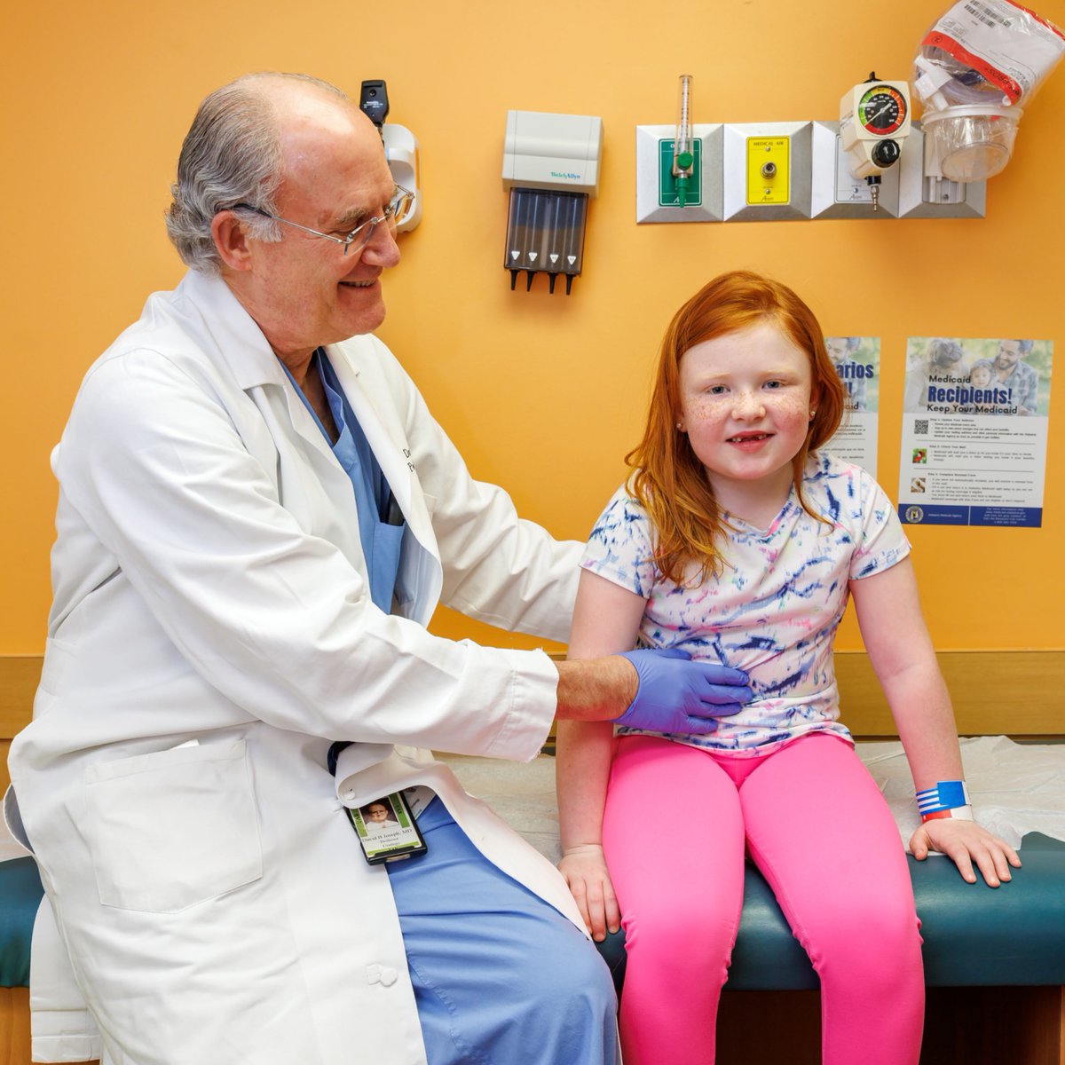 ChildrensAL's tweet image. Small patients, big care! Our urology team treats a variety of conditions, and they do it all with a smile! 📸