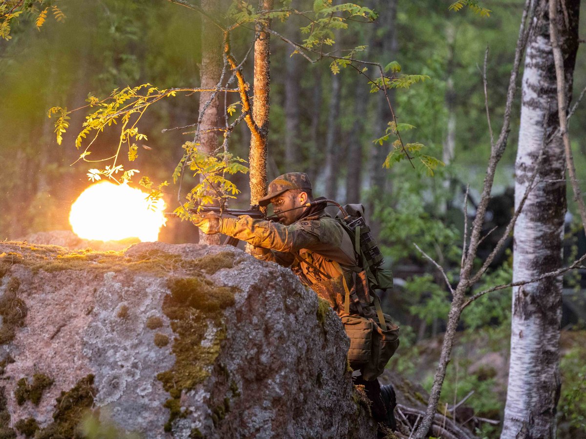 Taistelujen jälkeen vihollinen onnistuttiin lyömään jääkäreiden tehokkaan yhteistyön avulla.
 
Lively Sabre 25 -harjoitus on loppusota kesäkuussa kotiutuville varusmiehille ja varusmiesten taidot ovat tässä vaiheessa koulutusta hioutuneet hyvälle tasolle.
#maavoimat