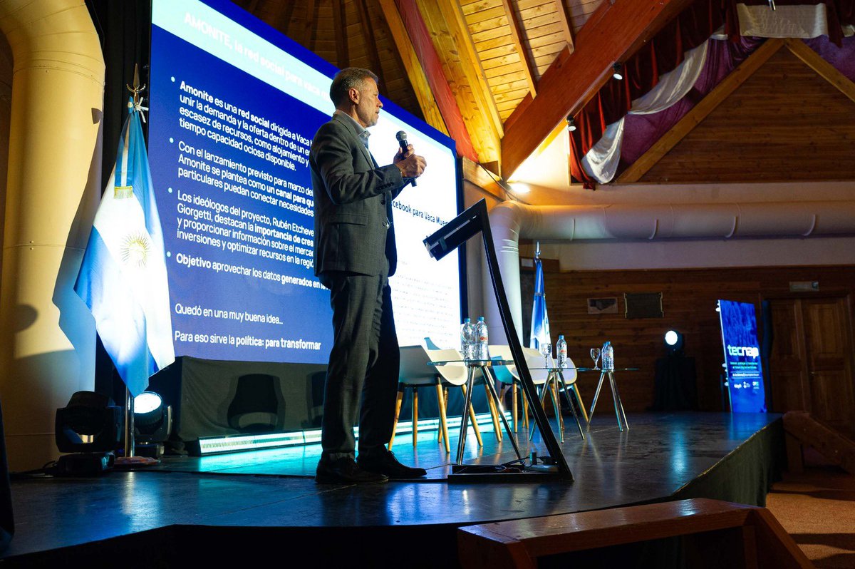 También se presentaron: la estrategia digital provincial (Rubén Etcheverry).