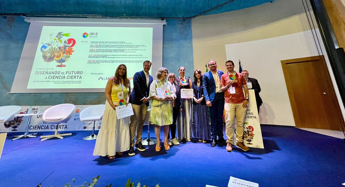 AnaRadMo's tweet image. Encantada de participar en la entrega de premios y clausura del II Congreso de la @Plat_OneHealth en @UAM_Medicina! Colaboración, integración y talento como base. 
¡Enhorabuena a los premiados!                  @INIA_es
@IMDEA_Agua
@unicomplutense
#unidaddesalud @AndaluciaJunta
