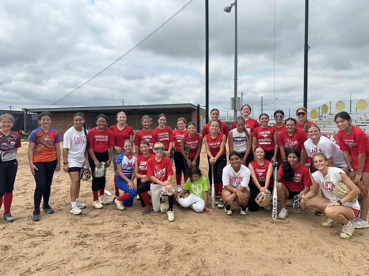 Nbcanyonsoftba1's tweet image. We had a fun three days of camp ! Rounding it out with a competitive game of backwards softball !