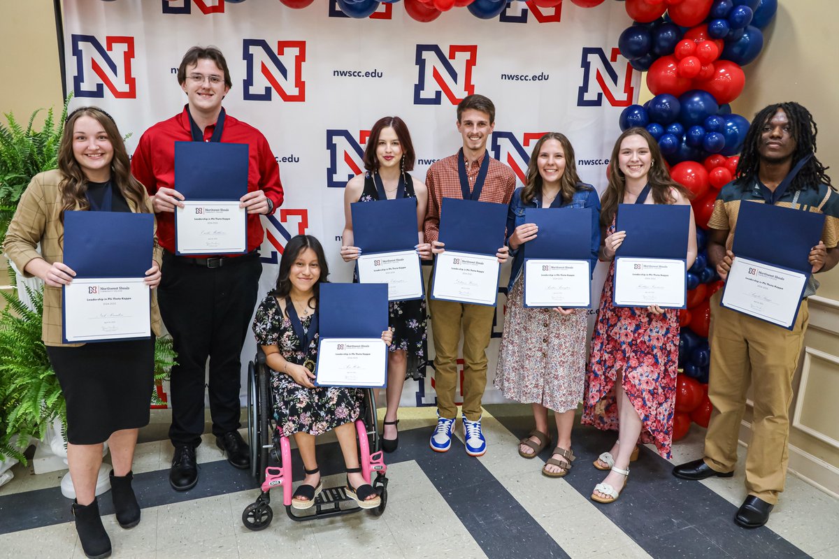 NWSCC's tweet image. HIGHLIGHTS FROM 2025 NWSCC HONORS NIGHT 📸 ⬇️ We had a great time celebrating our wonderful students! All photos are available to download ➡ drive.google.com/drive/folders/… #nwscchonors