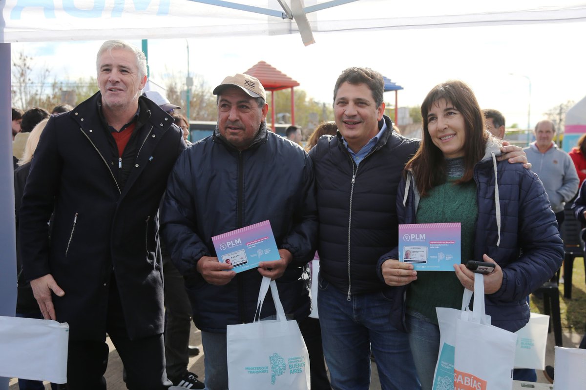 #Navarro | Seguimos ampliando derechos con PLM Móvil 🪪✨

El ministro <a href="/MartinMarinucci/">Martín Marinucci</a>  y el intendente <a href="/FACUNDOIDIZ/">Facundo Diz</a>, supervisaron el operativo con el que cientos de vecinas y vecinos tramitaron y recibieron su Pase Libre Multimodal en el acto.