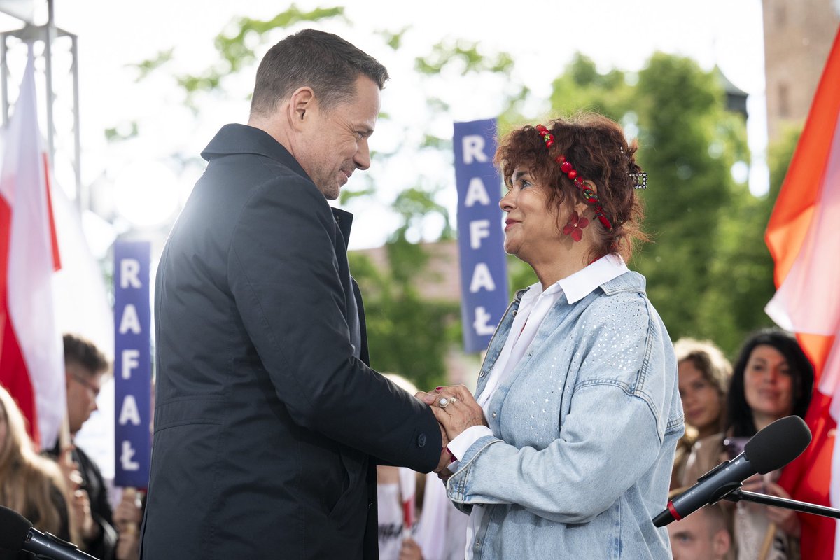 Pabianice. Jeszcze jedna bezcenna okazja do rozmowy z Wami.

Prawdziwe pytania. O sprawy naprawdę ważne. O kryzys zdrowia psychicznego, o prawa kobiet, o edukację, o bezpieczeństwie.

Ale to, co najbardziej wybrzmiewa z Waszych pytań najczęściej, to zmęczenie pogłębiającymi się