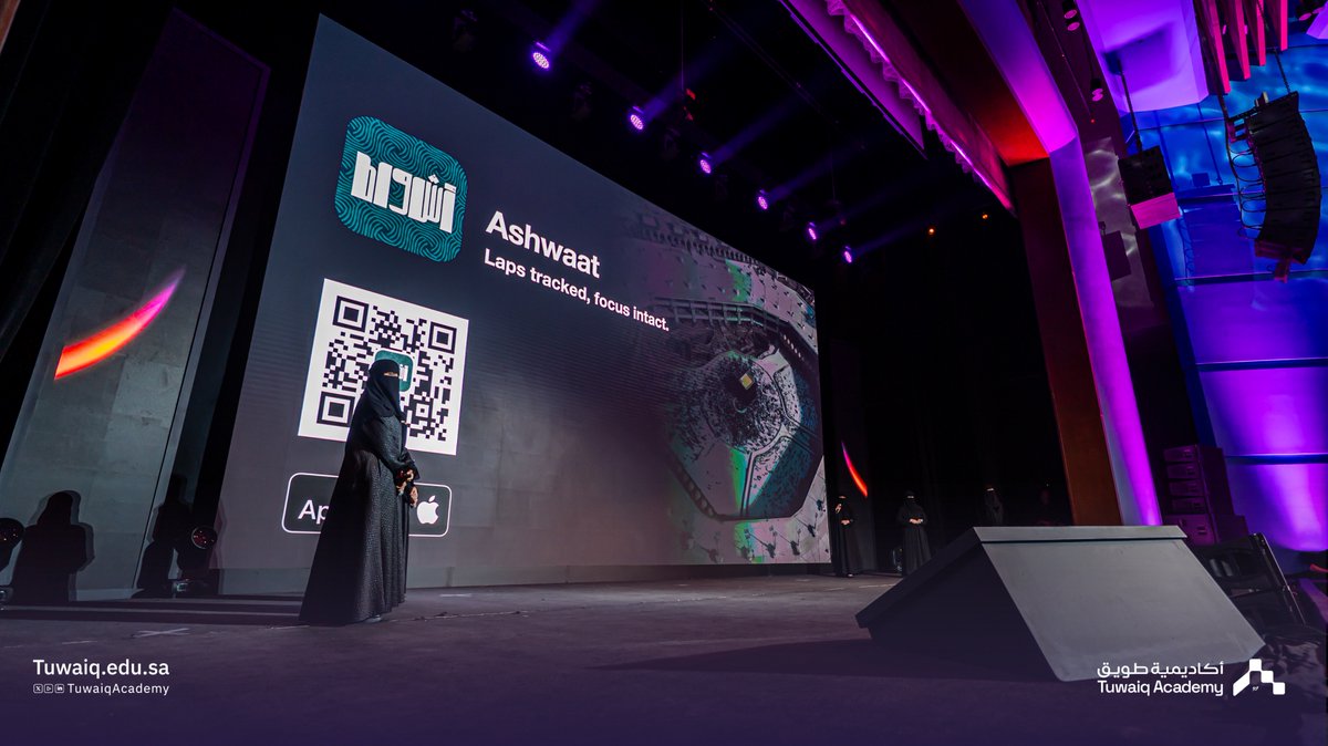 فرحة الإنجاز 🎓
من حفل تخريج الدفعة الرابعة لطالبات "أكاديمية مطوّري آبل - طويق".

#أكاديمية_طويق