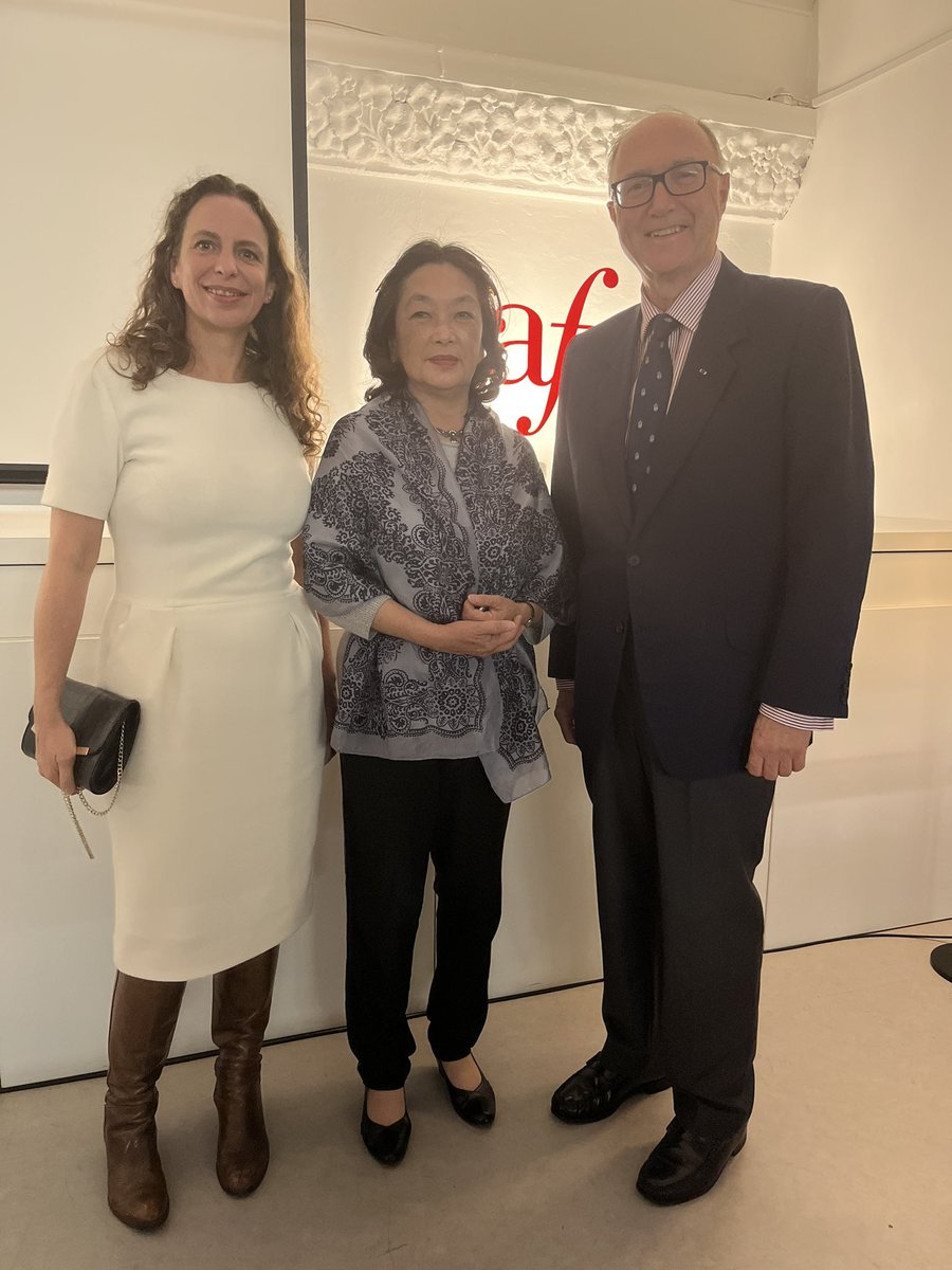Paul Kavanagh (@johnpaulka67357) on Twitter photo Ravi d’acceuillir à l’Alliance française, Dublin Prof. Anne Cheng du Collège de France, Chaire d’Histoire intellectuelle de la Chine, pour sa brilliante conférence entitrée “Montesquieu en Asia” <a href="/cdf1530/">Collège de France</a> <a href="/FranceinIreland/">France in Ireland 🇫🇷 🇪🇺</a> <a href="/afdublin/">Alliance Française Dublin</a> <a href="/CelinePlace/">Céline Place</a> <a href="/IrlEmbParis/">Irish Embassy Paris</a> <a href="/cc_irlandais/">Centre Culturel Irlandais</a> <a href="/dfatirl/">Irish Foreign Ministry</a> Ravi d’acceuillir à l’Alliance française, Dublin Prof. Anne Cheng du Collège de France, Chaire d’Histoire intellectuelle de la Chine, pour sa brilliante conférence entitrée “Montesquieu en Asia” <a href="/cdf1530/">Collège de France</a> <a href="/FranceinIreland/">France in Ireland 🇫🇷 🇪🇺</a> <a href="/afdublin/">Alliance Française Dublin</a> <a href="/CelinePlace/">Céline Place</a> <a href="/IrlEmbParis/">Irish Embassy Paris</a> <a href="/cc_irlandais/">Centre Culturel Irlandais</a> <a href="/dfatirl/">Irish Foreign Ministry</a>