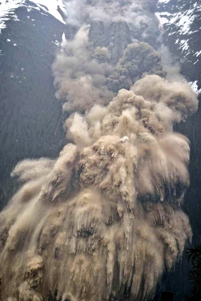 Yesterday's devastating #glacier collapse erasing the Swiss village of Blatten still leaves me speechless...
The high mountain areas are adapting to ever increasing temperatures. It's time to wake up! When, if not now? 
This is not far away but right here...
pic: Pomona/A. Amherd