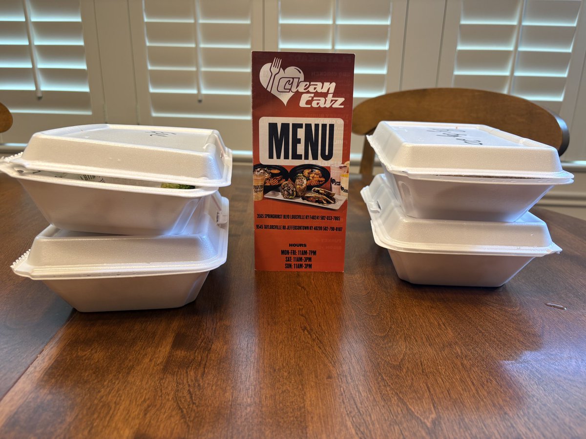 So grateful to have access to services like <a href="/cleaneatzlife/">Clean Eatz</a> who help meal prep!
#nutrition 
- 4 whole wheat wraps with chicken/beef, rice, beans, cheese, and lettuce