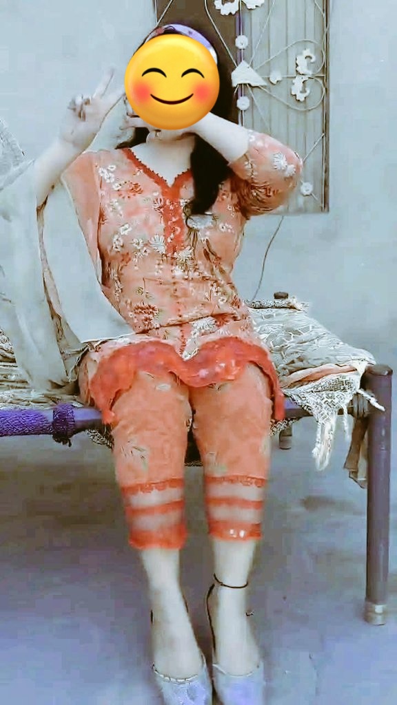 NadiaNoree's tweet photo. بعض دُکھ بھی گونگے اِنسان کی طرح ہوتے ہیں ، جو نہ بتائے جا سکتے ہیں نہ کوئی سمجھ سکتا ہے ، بس چپ چاپ پالے جاتے ہیں.
#GoodNightX
#Goodnighteveryone
#Xfamily
#Freephalistine
#FreeImranKhan
#PTI https://t.co/NINdlIpF6I
