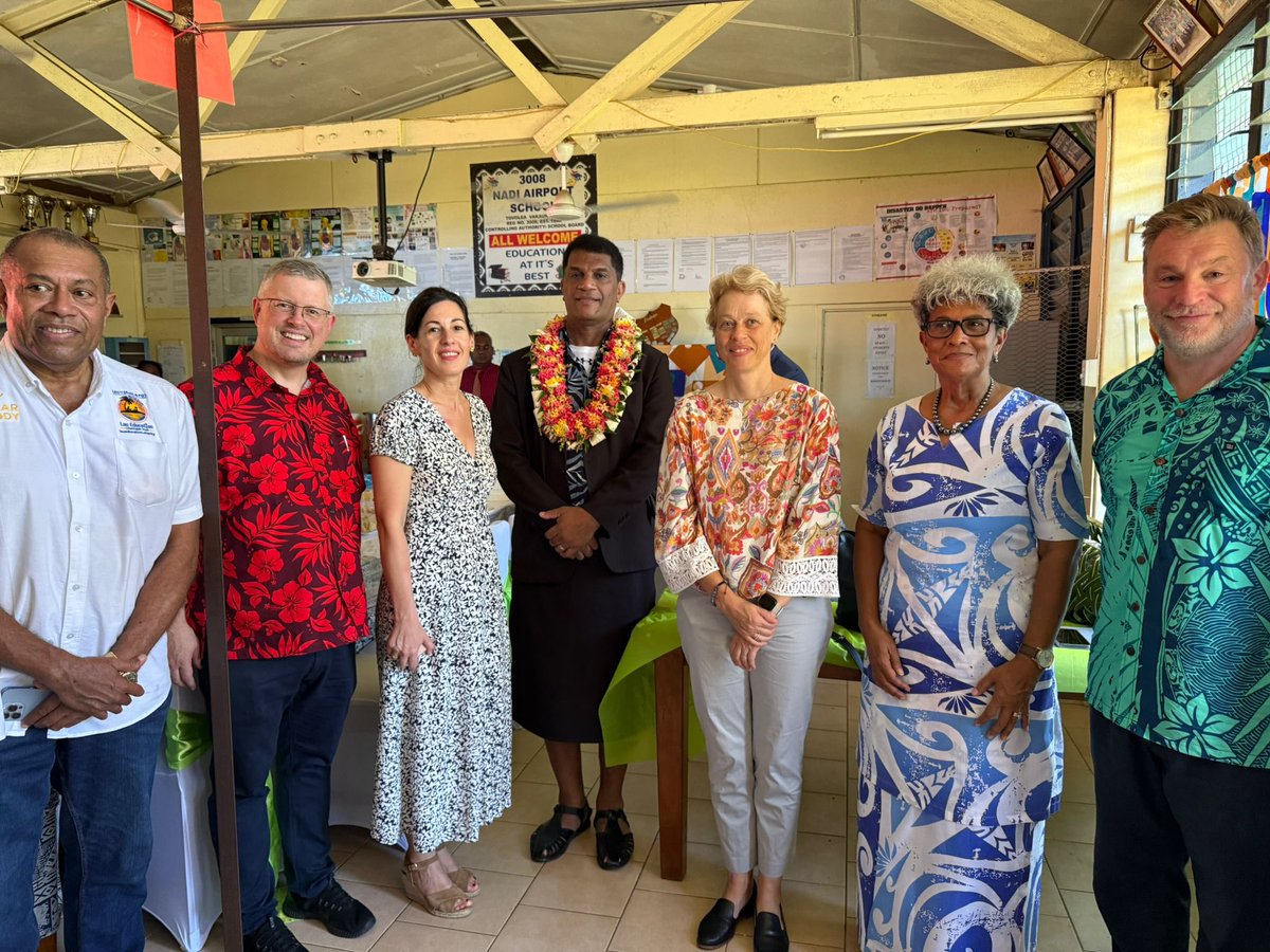 BPlinkertEU's tweet image. A pleasure to attend the @Airbus STEM program with Hon. @aseriradrodro, Minister of Education, and Stephen Forshaw, Airbus Chief Representative Australia, and @julielesaos at
Nadi Airport School, assembling
solar portable lights for remote communities in Fiji. @EUPasifika