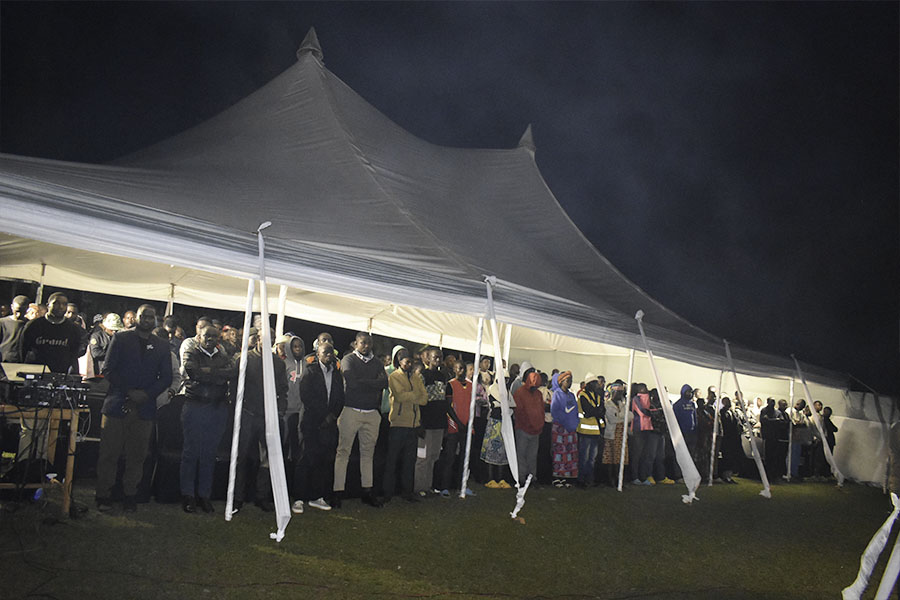 Rulindo District (@rulindodistrict) on Twitter photo Ku rwibutso rwa jenoside rwa #Mvuzo mu murenge wa #Murambi Akarere ka #Rulindo hari kubera umugoroba wo #kwibuka31 jenoside Yakorewe Abatutsi. ni igikorwa cyitabiriwe n'abayobozi b'Akarere, abagize inzego z'umutekano n'abaturage <a href="/Unity_MemoryRw/">Ministry of National Unity and Civic Engagement</a>,<a href="/Ibuka_Rwanda/">IBUKA Rwanda</a>,<a href="/Jmukanyirigira/">Mukanyirigira Judith</a> Ku rwibutso rwa jenoside rwa #Mvuzo mu murenge wa #Murambi Akarere ka #Rulindo hari kubera umugoroba wo #kwibuka31 jenoside Yakorewe Abatutsi. ni igikorwa cyitabiriwe n'abayobozi b'Akarere, abagize inzego z'umutekano n'abaturage <a href="/Unity_MemoryRw/">Ministry of National Unity and Civic Engagement</a>,<a href="/Ibuka_Rwanda/">IBUKA Rwanda</a>,<a href="/Jmukanyirigira/">Mukanyirigira Judith</a>